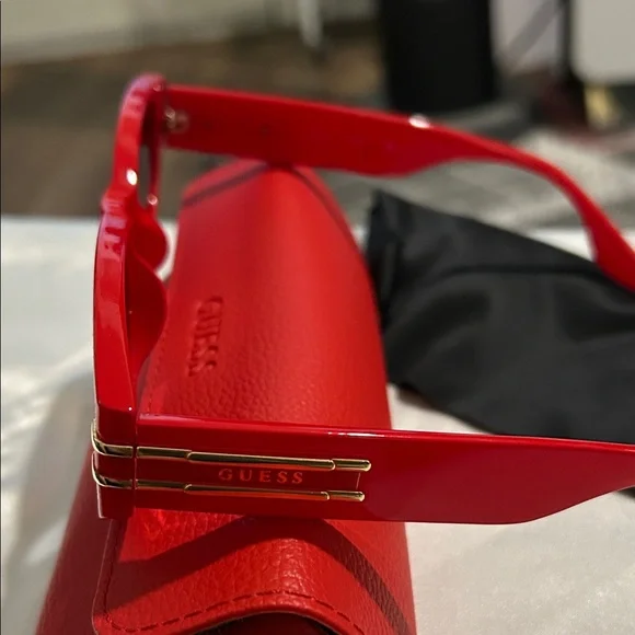 Guess Vibrant Red Women display picture 1